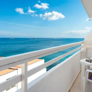 https://hotel-apartamentos-lux-mar.balearic-islands.net